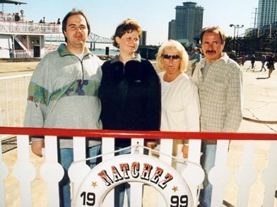 The whole family in front of the paddle steamer Natchez, Yvonne, Mom, Dad and me