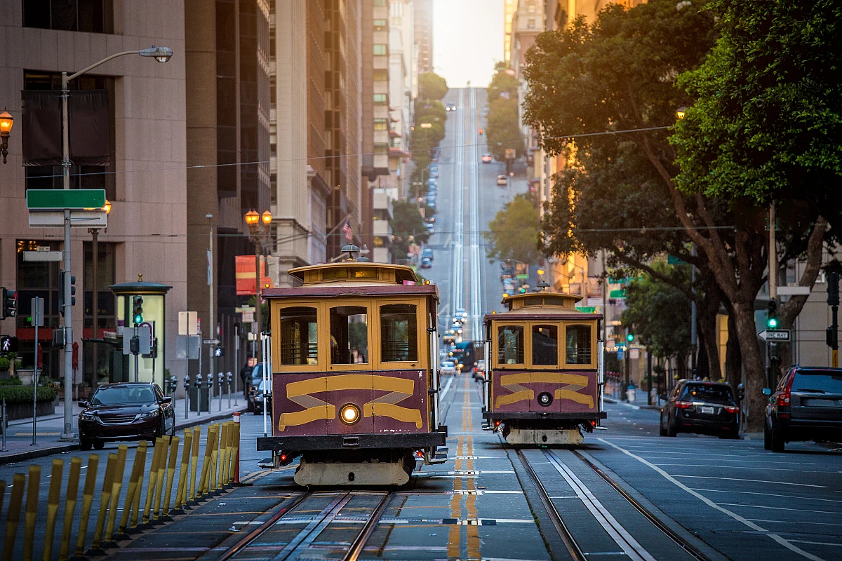 Cable cars and steep hills, that is San Francisco.